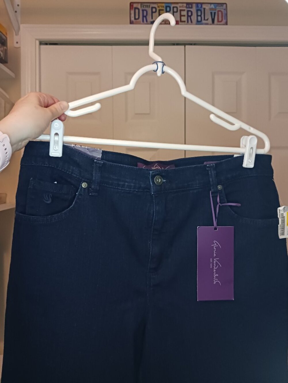 #12 - NWT Gloria Vanderbilt Amanda Classic Fit Tapered Jean  Size 16 Petite - Picture 3 of 7
